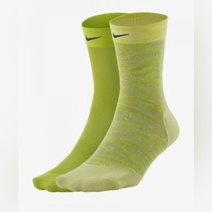 NIKE Women's 2-Pack Sheer Ankle Socks - Cyber Green/Yellow Volt - NWT